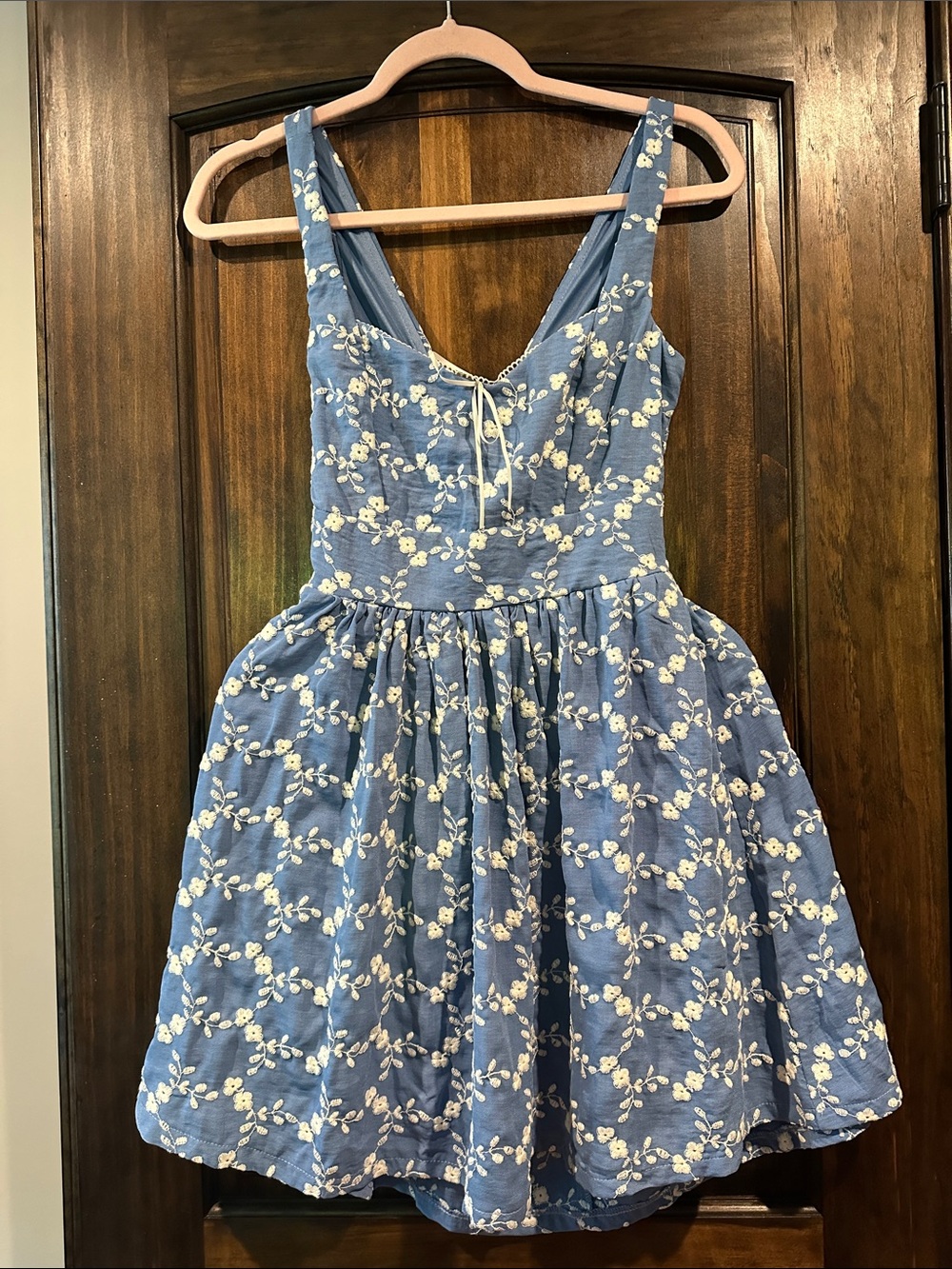 *Altar’d State* Blue Floral Sundress•Medium• Adorable back cutout